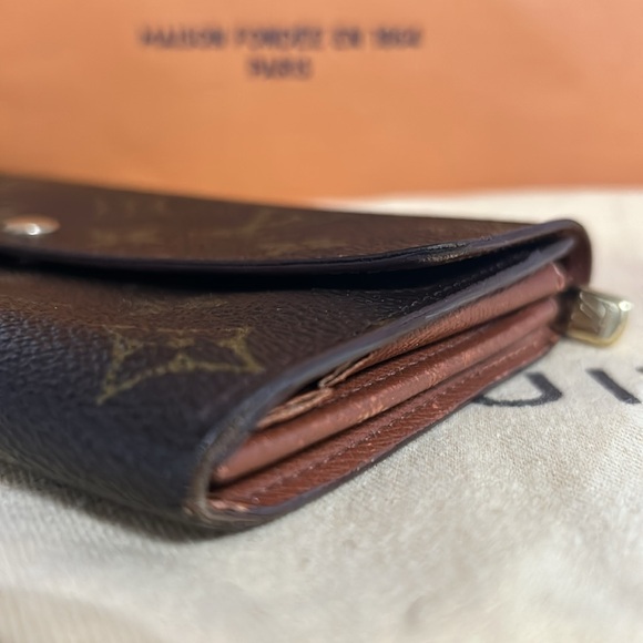 100% Authentic Louis Vuitton Monogram Sarah Long Wallet - Picture 3 of 15